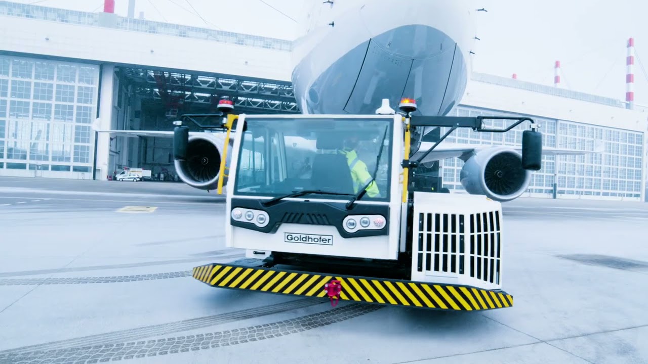 Goldhofer &raquo;PHOENIX&laquo; E   the inimitable all-electric tow barless aircraft pushback tractor