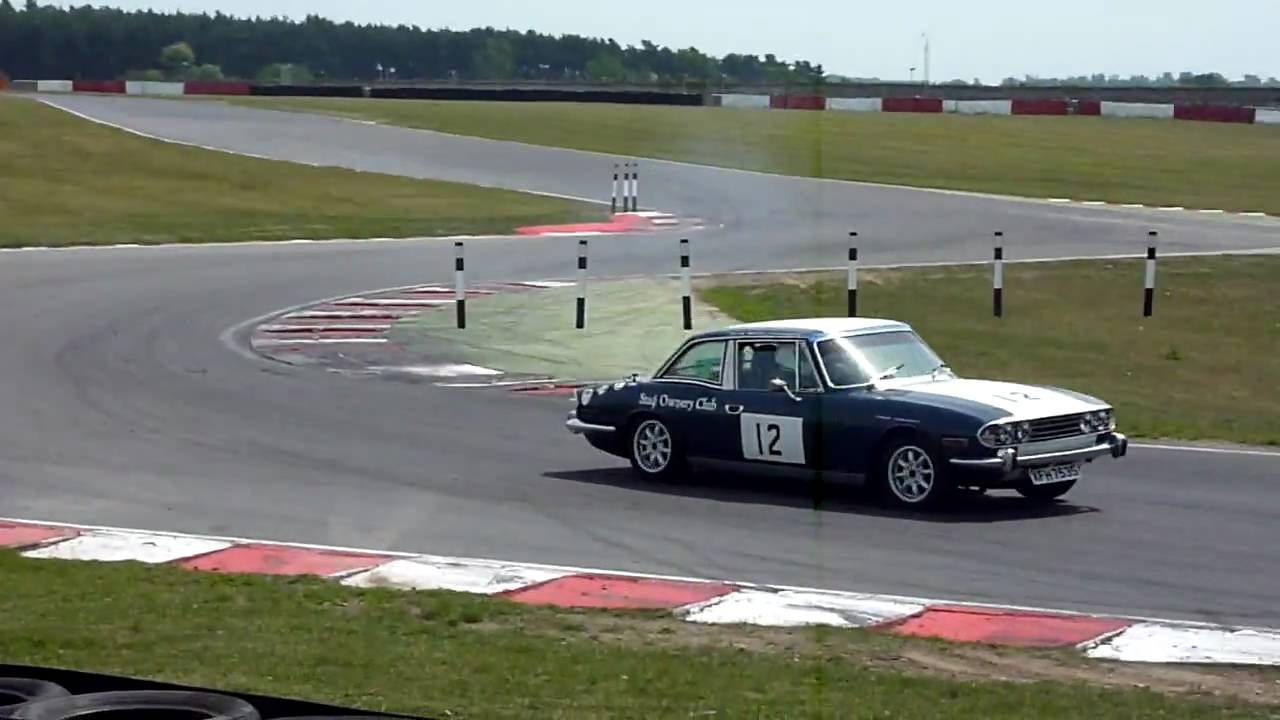 Triumph Stag at Snetterton 4