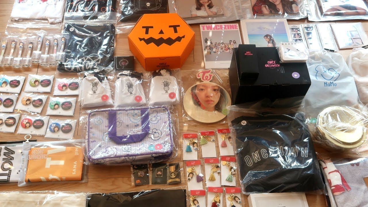 트와이스 (TWICE) ONCE Halloween Fanmeeting Full Merchandise Haul + Unboxing