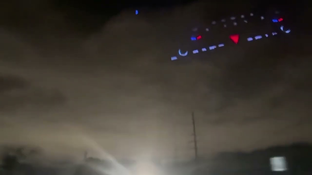 Strange Lights in The Sky over Apple Valley - California - USA - 23 December 2025