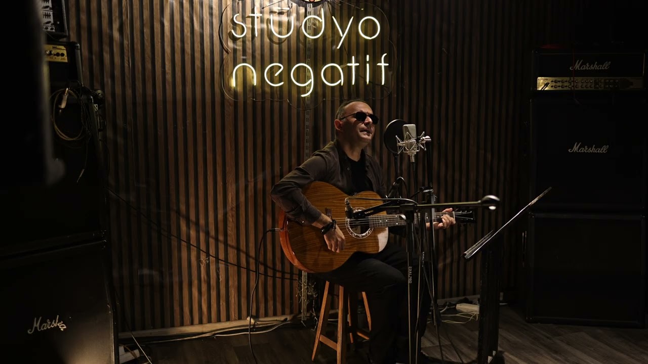 Mehmet Arıkan - Paramparça ( Teoman cover) #keşfet #cover #music #müzik #şarkı #akustik #singer 