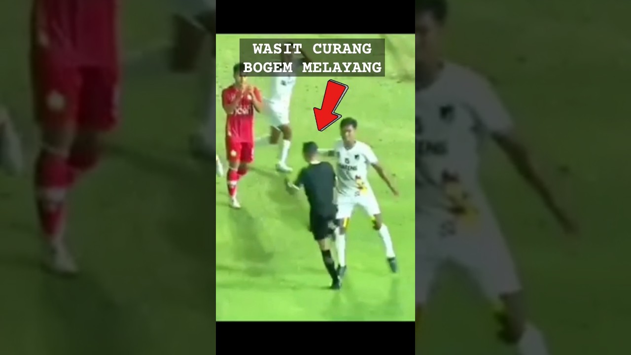 Wasit Curang Bogem Melayang #viralshorts #shorts #sepakbola #wasitcurang #wasitbola