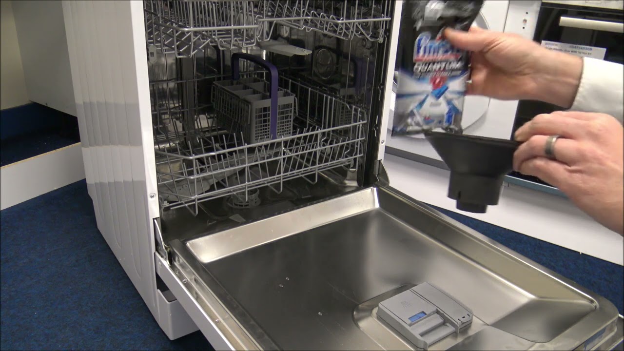 Beko DVN05C20W 13 Place Setting Freestanding Dishwasher Demo