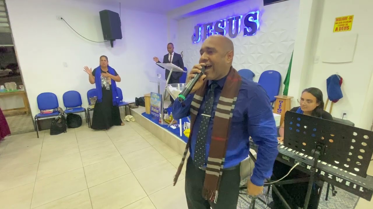 O céu se abre e ô diabo vai bater em retirada , pastor Cláudio 