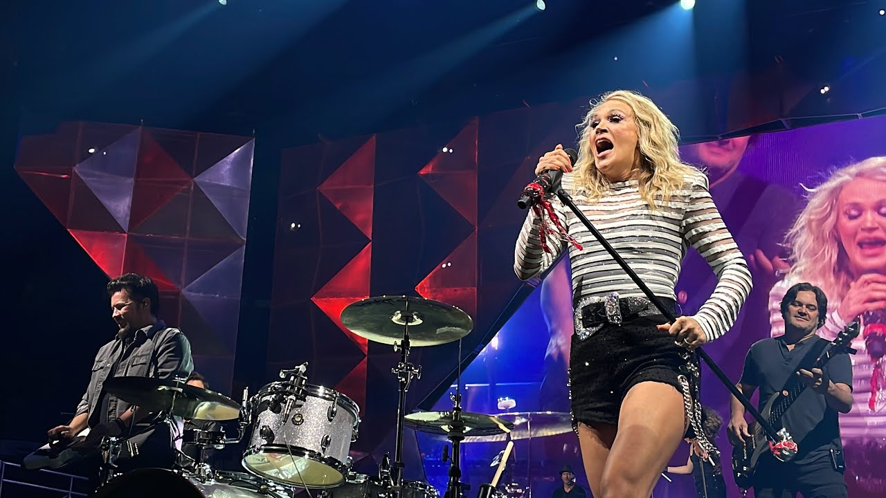 Carrie Underwood - Poor Everybody Else (Live In New York)