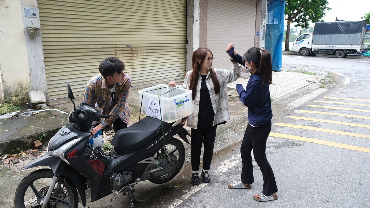 Nữ Chủ Tịch Giấu Thân Phận Để Kết Hôn Với Anh Bán Cá Ai Ngờ Lại Là Tỷ Phú Ngầm Và Cái Kết - Tập 1391