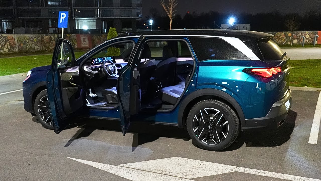 2025 Peugeot 5008 Night Lights Review