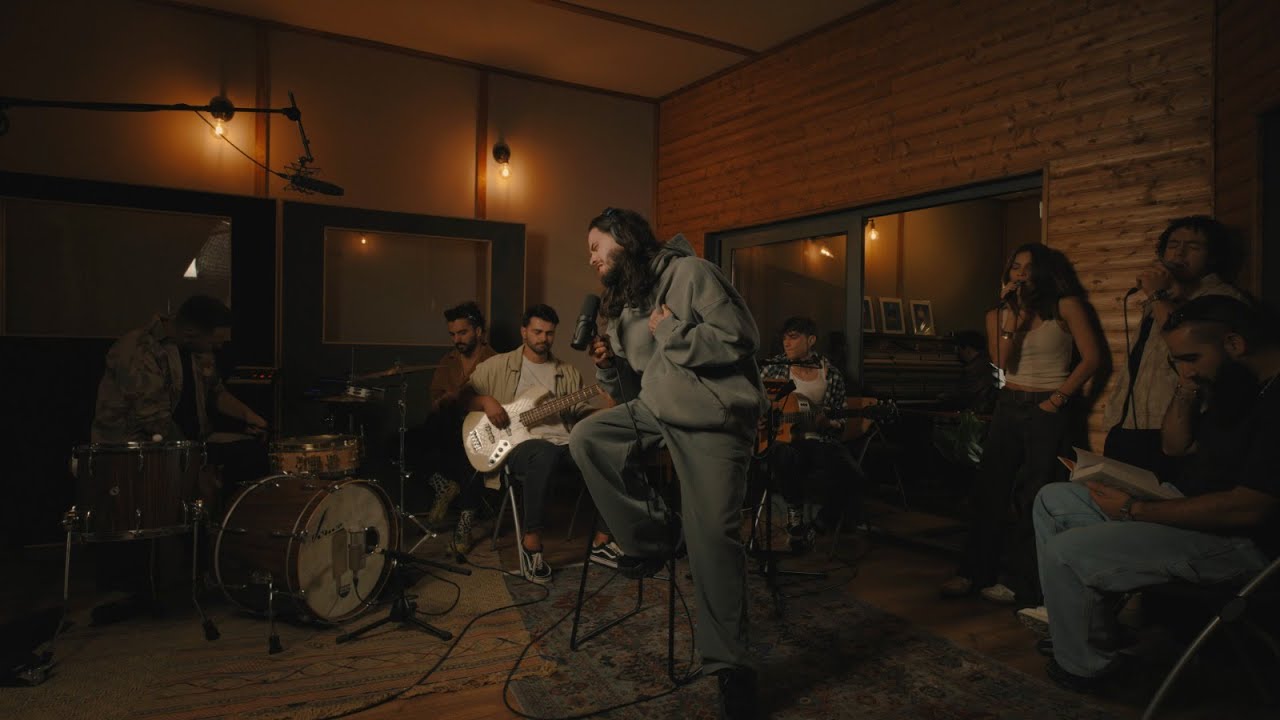 SYRO - Mantra (Living Room Sessions) *Not Really in the Living Room