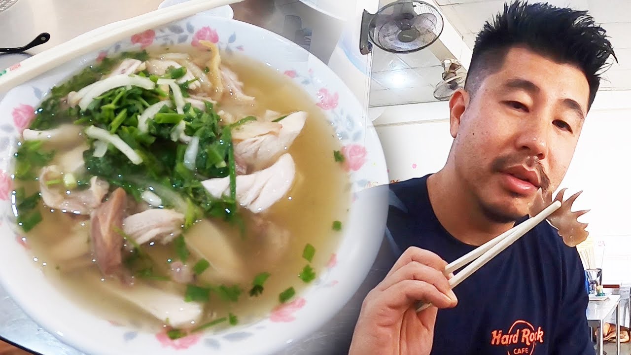 $2 PHO GA - THE BEST IN SAIGON?!