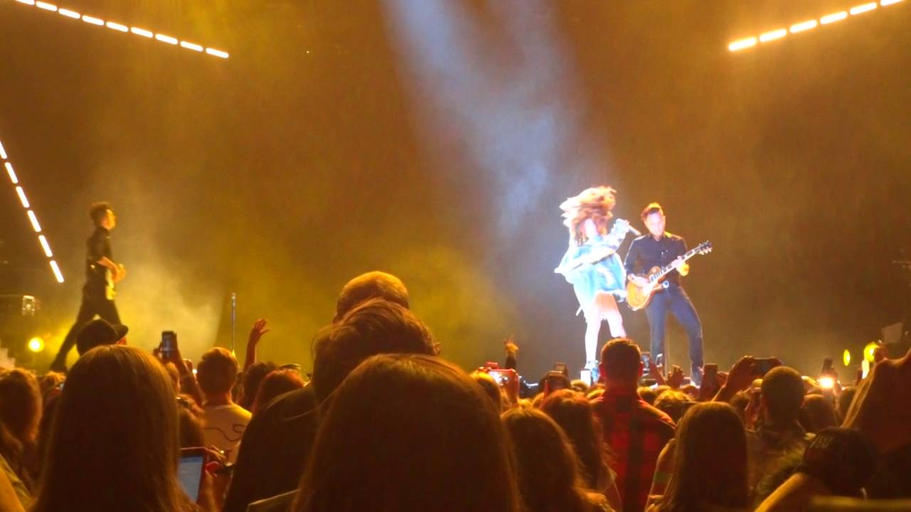 Selena Gomez -  Sweet Dreams (Are Made of This) - Live Detroit, MI 6/24/2016
