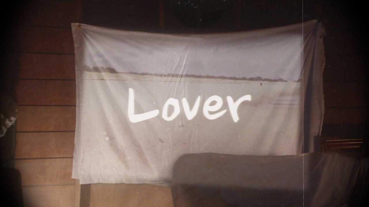 Taylor Swift - Lover (Official Lyric Video)