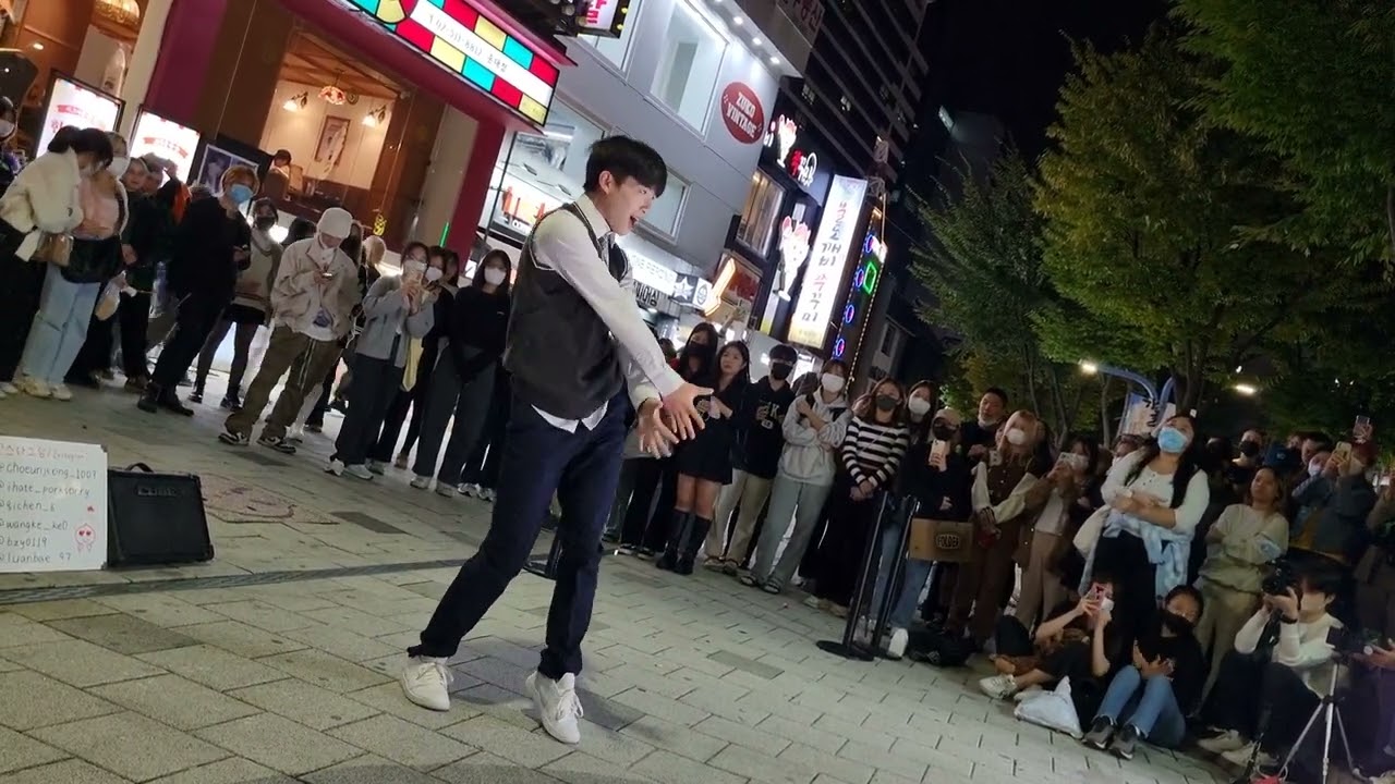 WEDNESDAY. MIC. EXHILARATING FIRST HONGDAE BUSKING.
