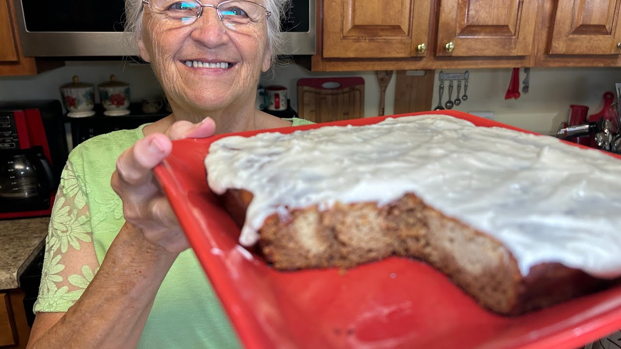 Cinnabon ,low carb, gluten free, no sugar  Cake