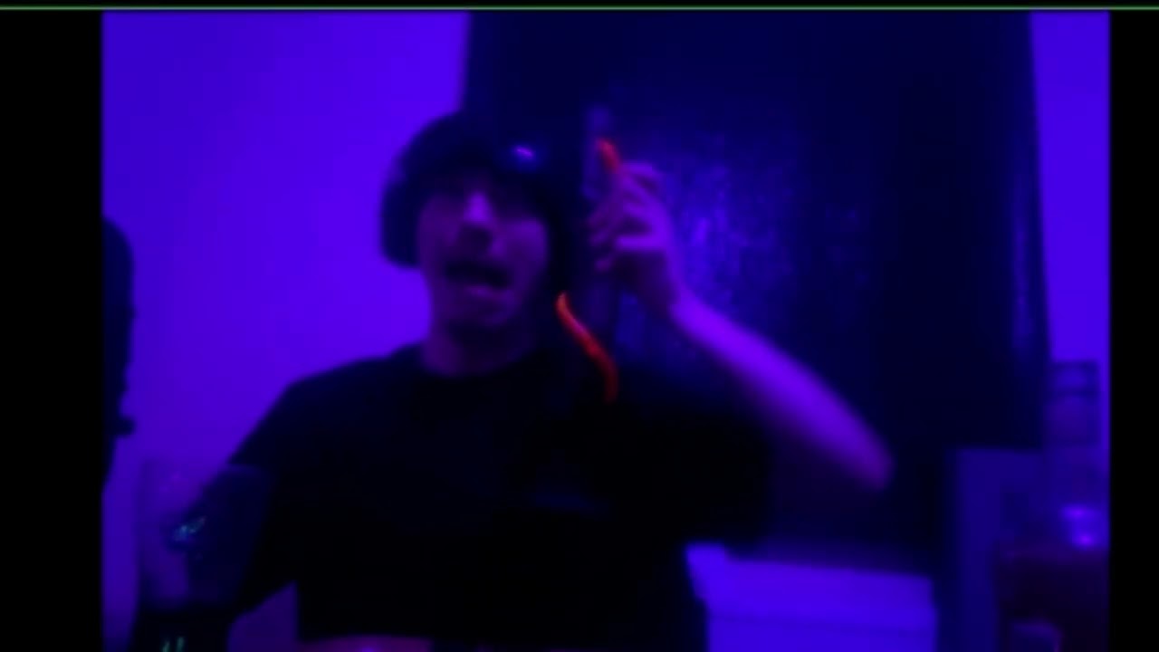 Drug addict FEENS OVER BONG!!!