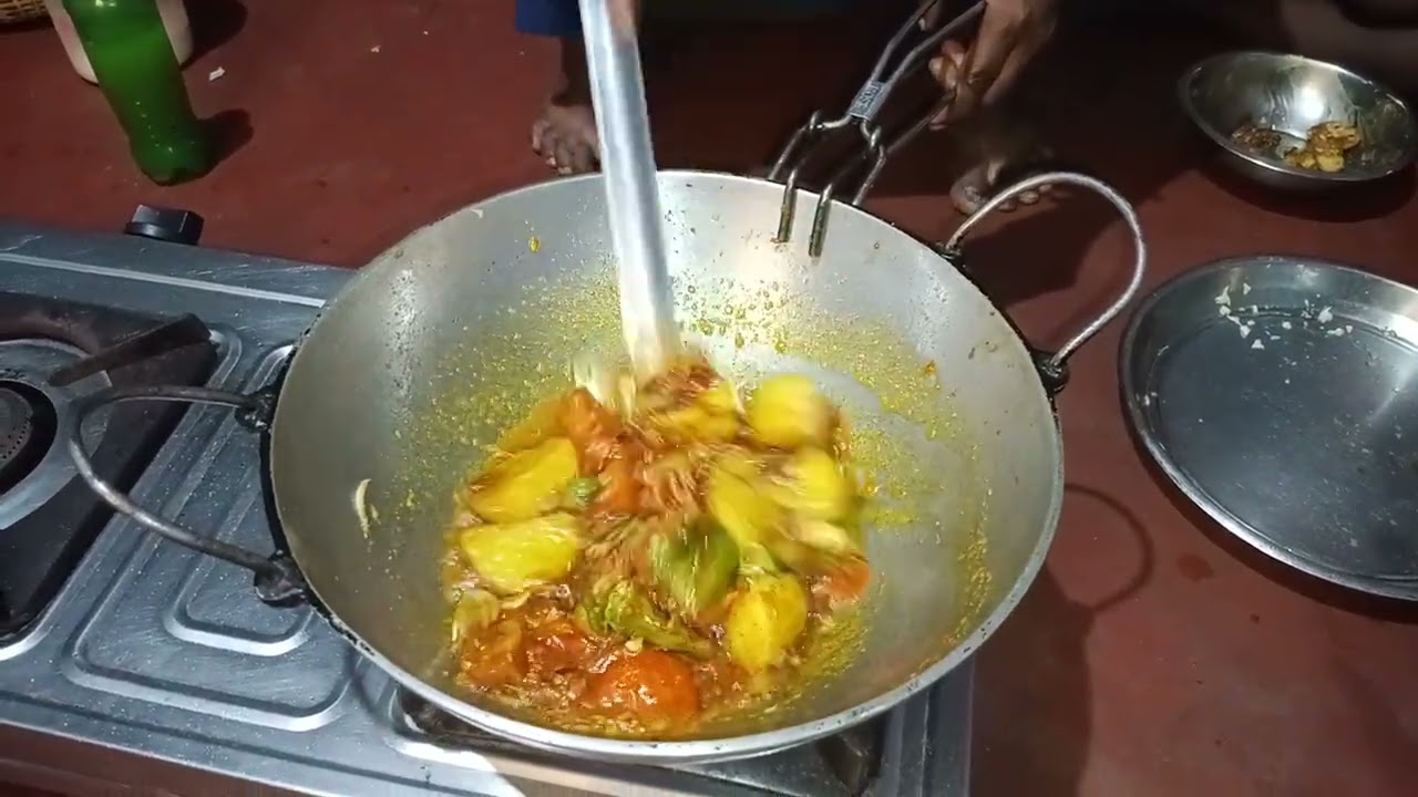 টমেটো আলু চিকেন কষা সেই স্বাদ