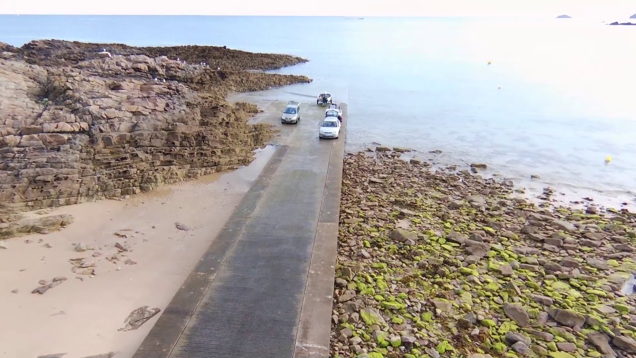 la cale frehel  vieux bourg et la plage