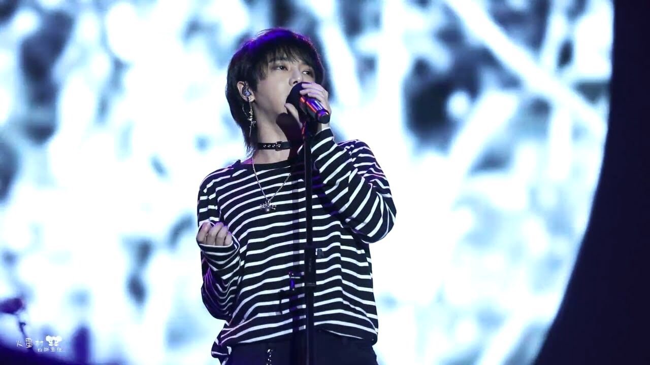 【飯拍版LIVE】華晨宇《煙火裡的塵埃》上海熱波音樂節2018/8/5(飯拍@火星村妇联主任) Hua Chenyu