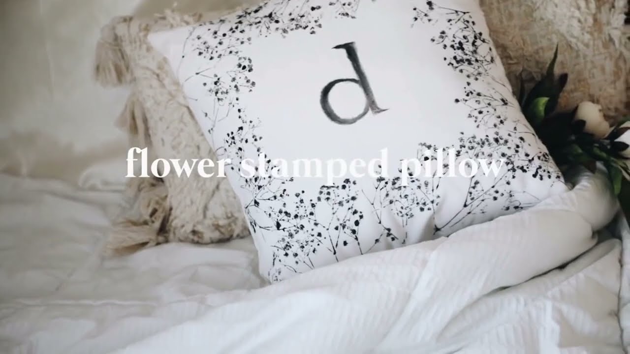 How to make a flower stamped pillow | Room d&eacute;cor | Easy DIY projects ideas | 1/100