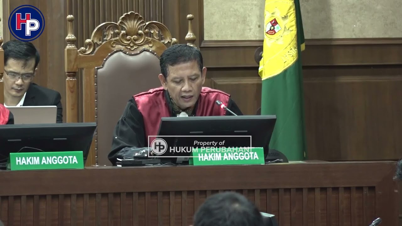 SATU HAKIM BERBEDA PENDAPAT (DISSENTING OPINION) PADA PEMBACAAN VONIS KERRY ADRIANTO RIZA DKK