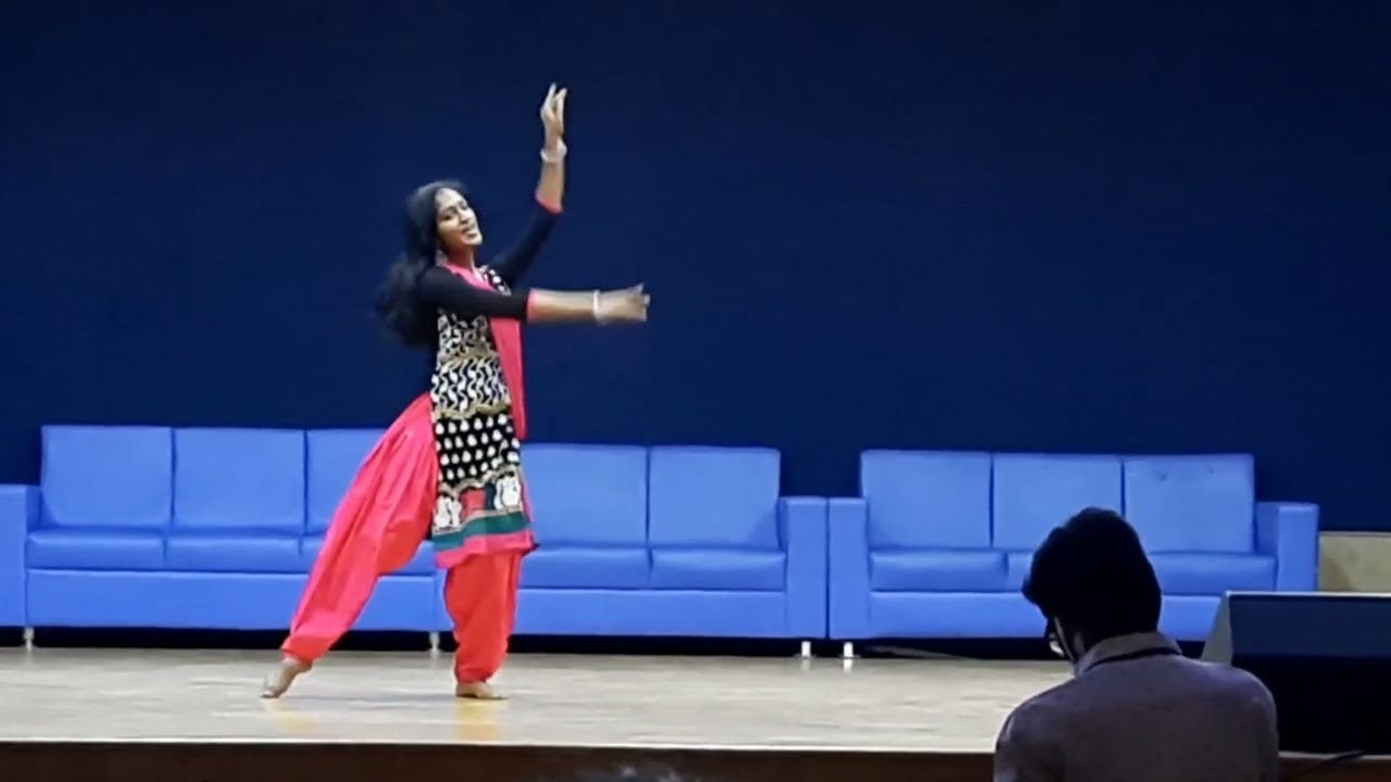 Barso re and Manwa laage | Women's day dance