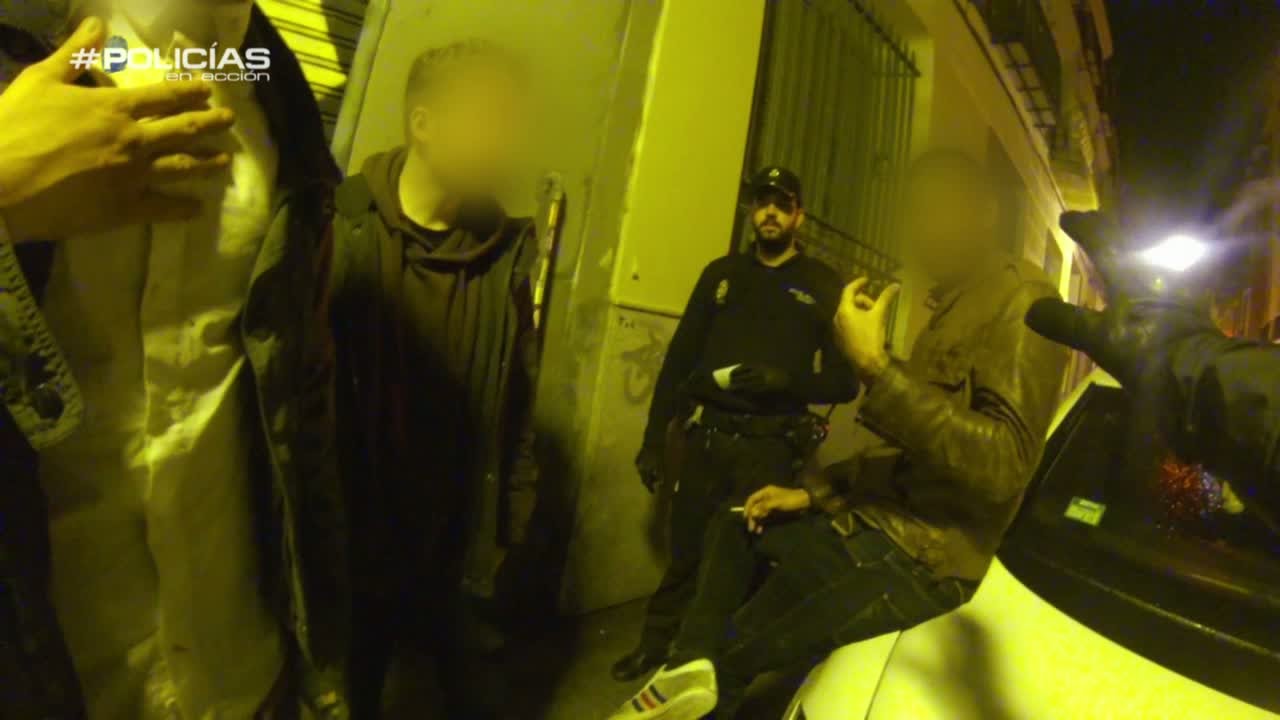 Policías en acción - Pelea en la noche