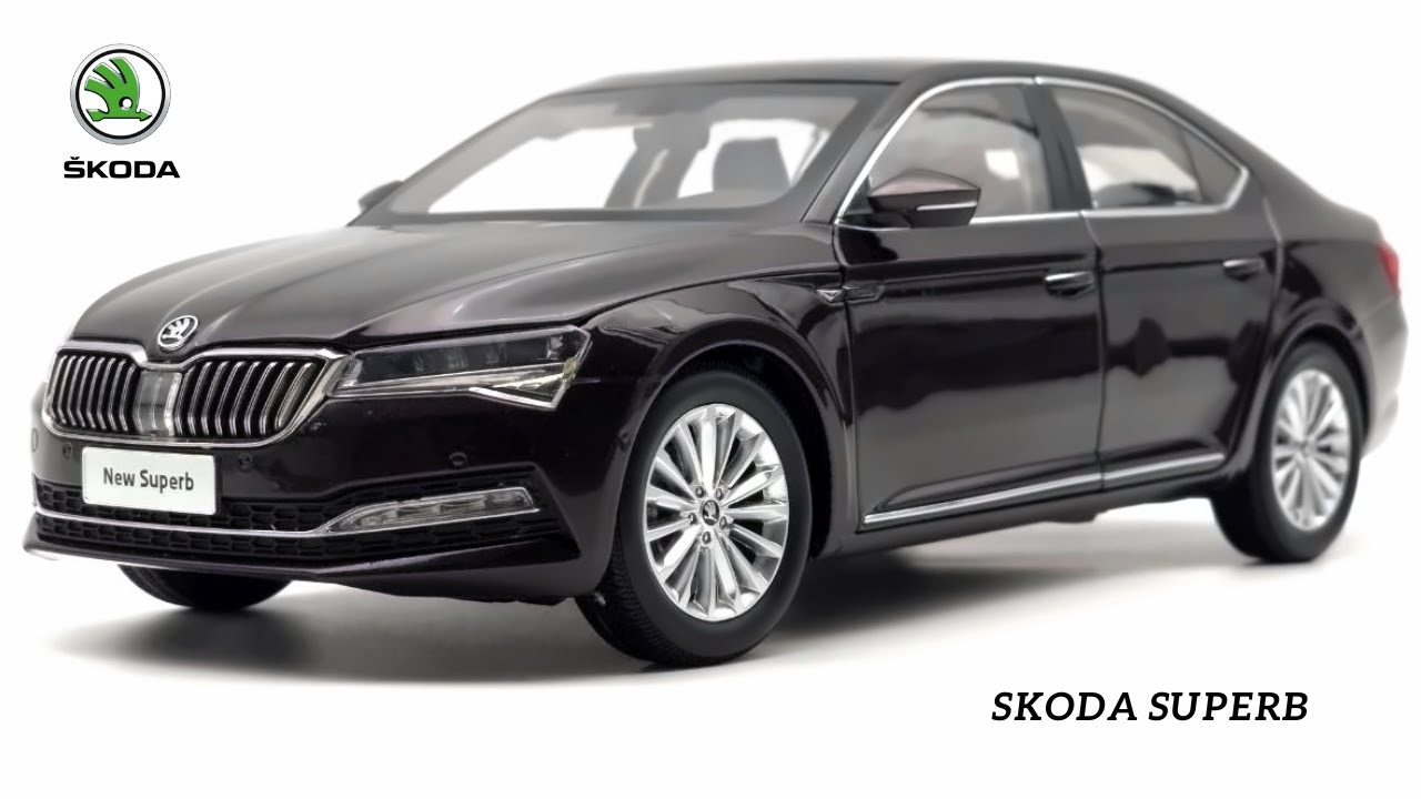 Unboxing 1/18 Scale Skoda Superb Realistic Miniature Model