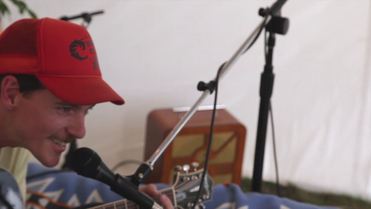 Houndmouth performs 