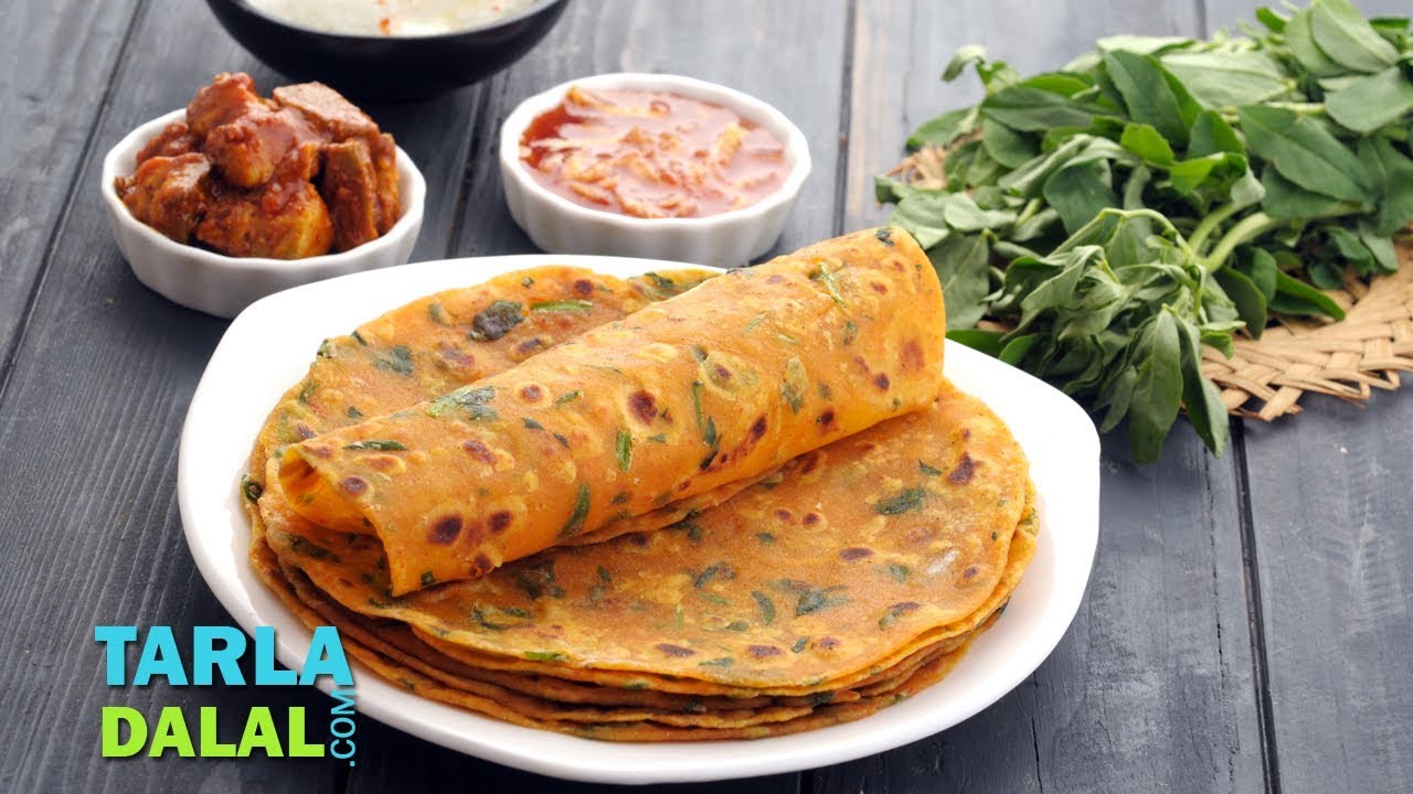 मेथी के थेपले (Methi Thepla, Gujarati Methi Thepla) by Tarla Dalal