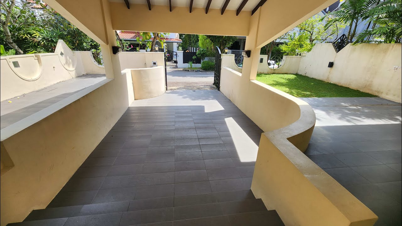 5 bdrs Semi-D at Greenleaf landed available immediate. Call Thomas@97916894 for viewing