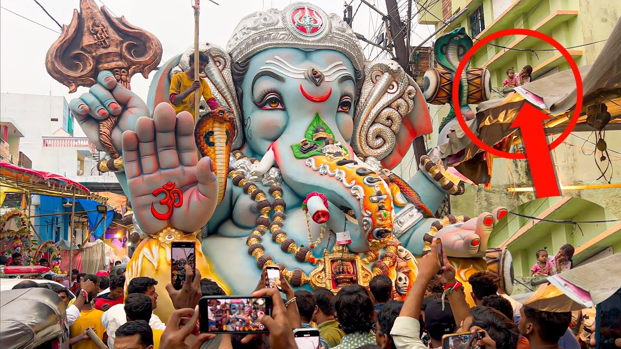 Most Unique Ganesh Aagman 2025 at Dhoolpet | Puranapool Ka Raja Aagman | Ganesh Chaturthi