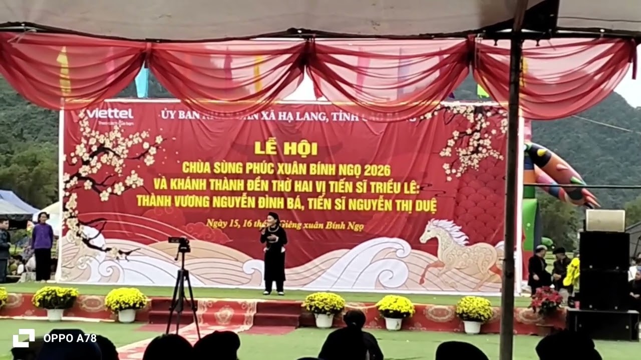 Chị Đàm Tình Và Em Hà Hằng & hát sồm lễ hội chùa sùng Phúc rất hay mọi người nghe nhé &