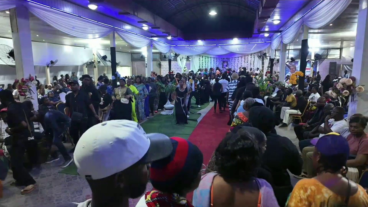 OBSEQUES DE CAROLINE IKWA