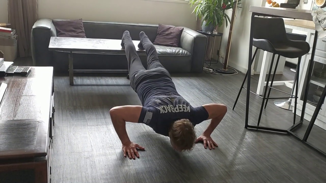 Coaching sportif à domicile : pompes, conseils et variantes pendant le Confinement