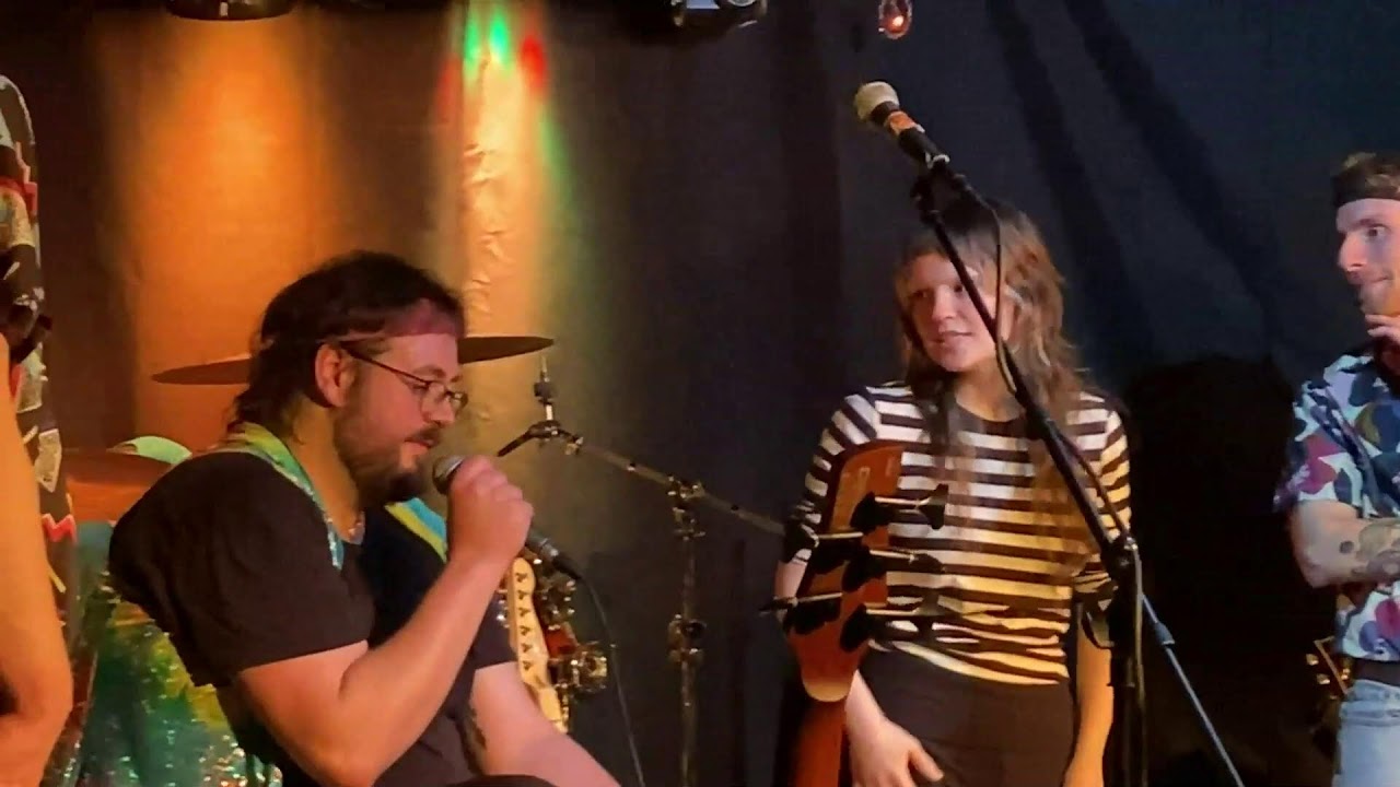 Live At The Hive With GUNT