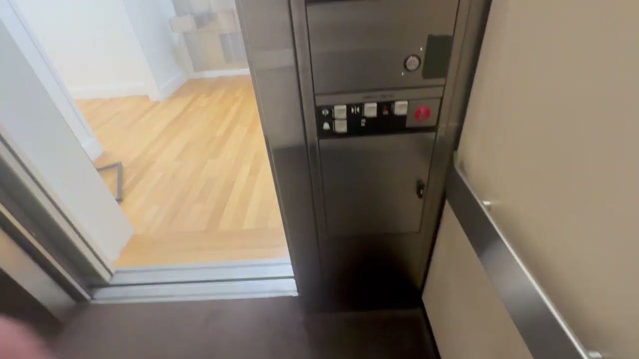 Montgomery Hydraulic Elevator - Macy's SW Northshore Mall - Peabody, MA