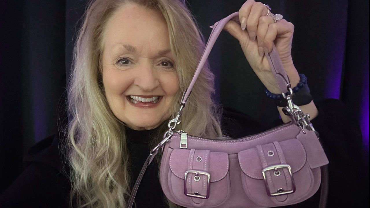 ASMR What's in my Y2K Inspired Coach Bag? 👜✨