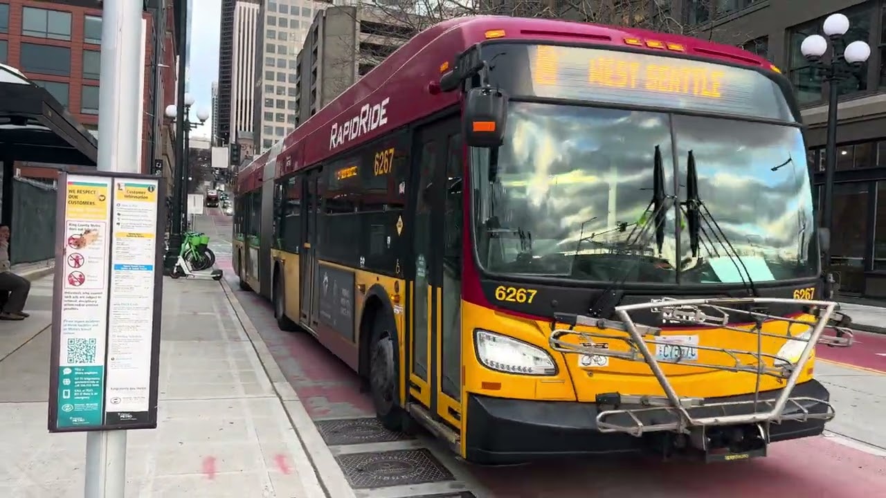 King County Metro Bus Action @ Alaskan Way & Columbia Street 1/14/26