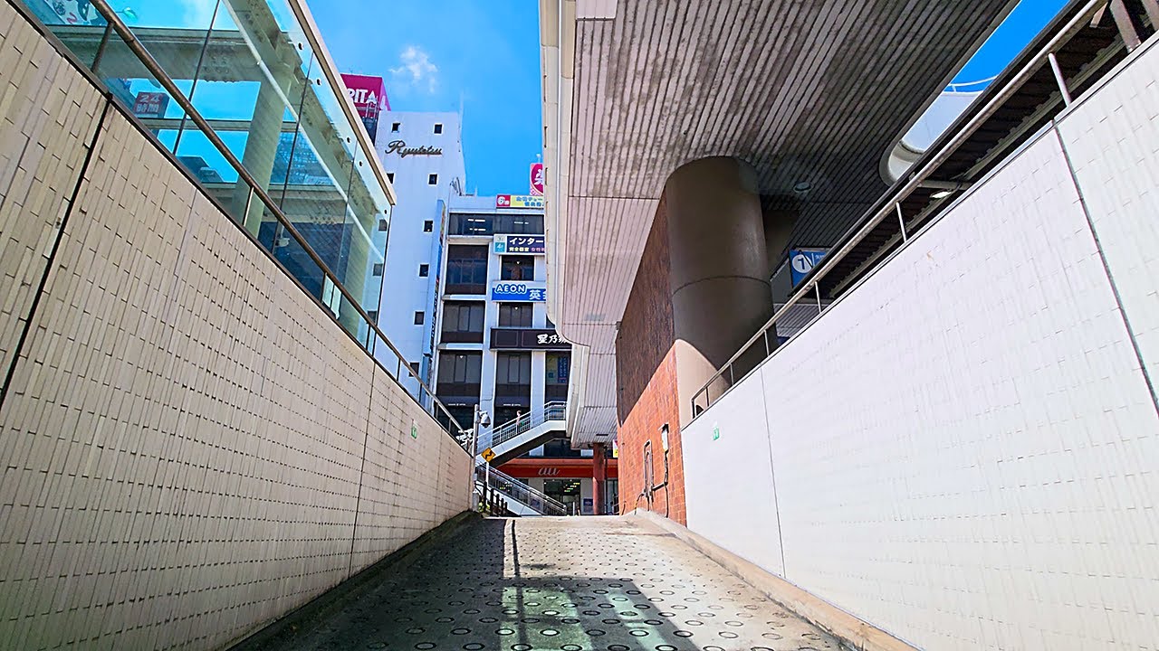 松戸駅西口『地下』駐車場出口から｜松戸市 本町 時間貸し駐車場