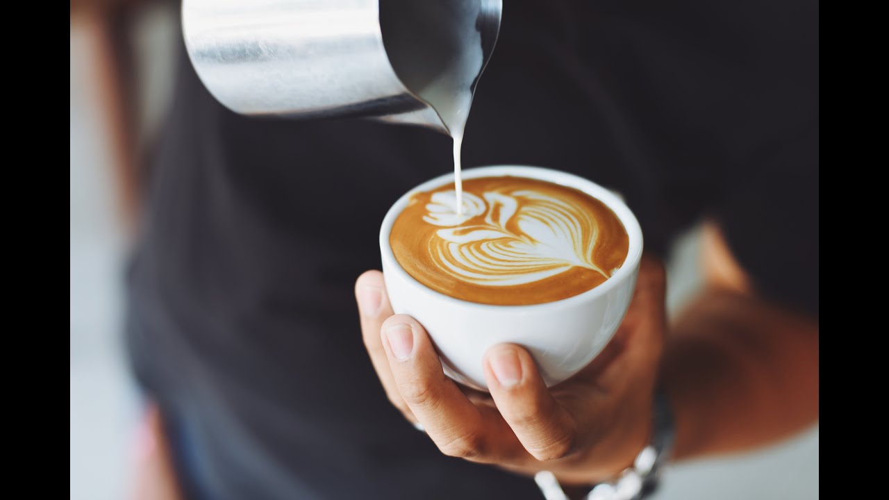 HUNGARIAN FOR BEGINNERS A KÁVÉZÓBAN - IN THE COFFEE SHOP