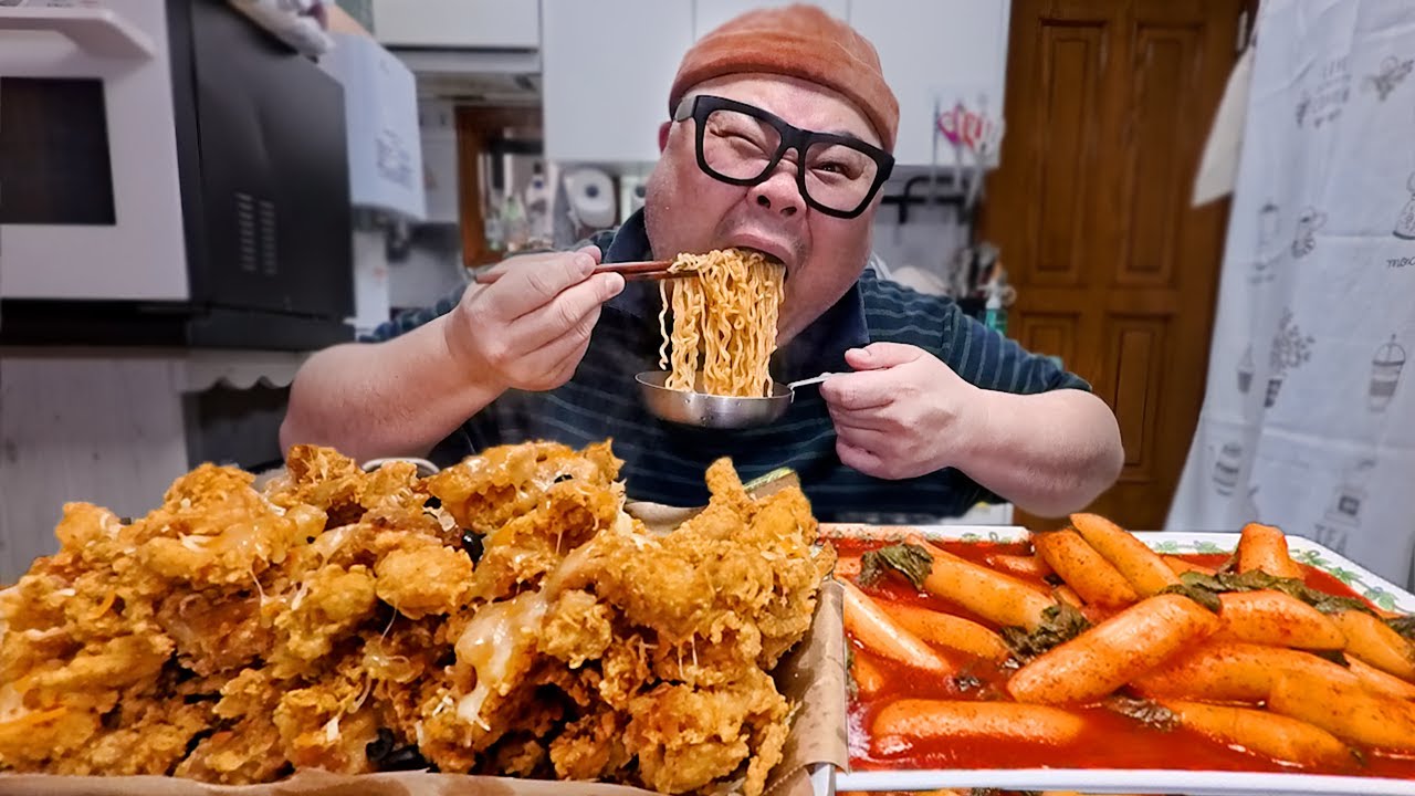 피자같은 치킨이 있다? 노랑통닭 신메뉴 제가 한번 뿌셔봤습니다!│Chicken & ramen & tteokbokki Mukbang Eatingshow