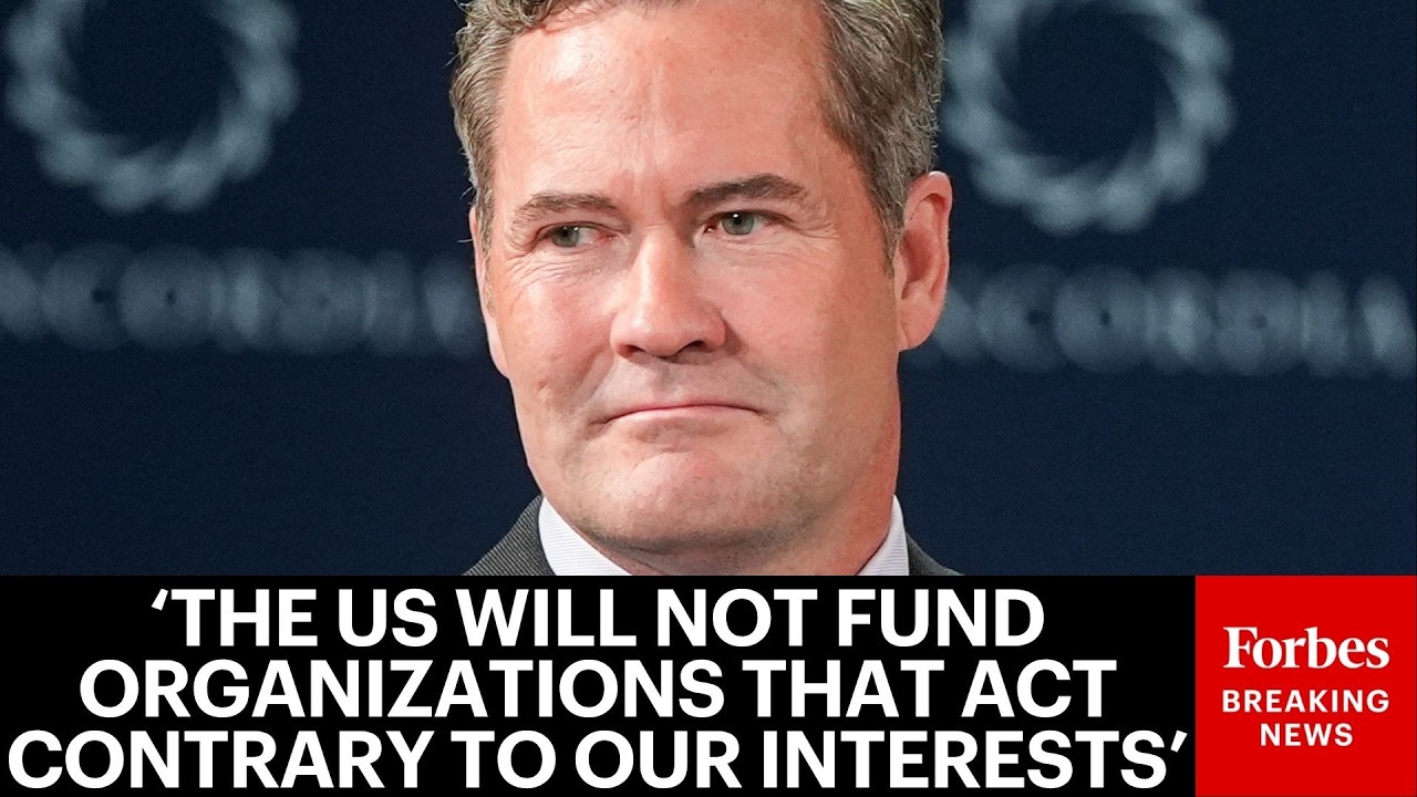 Срочная новость: Посол ООН Майк Уолц выступил со вступительной речью на слушаниях в Палате предст...