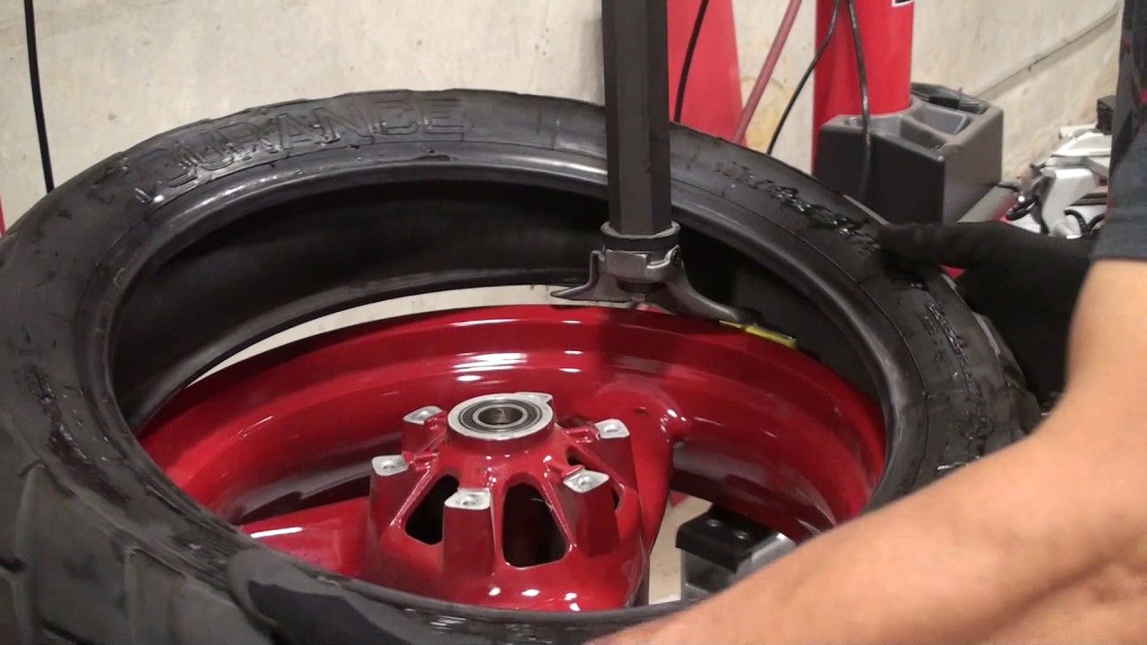 Weaver® Tire Changer W-M807X with W-PL230 Assist Arm