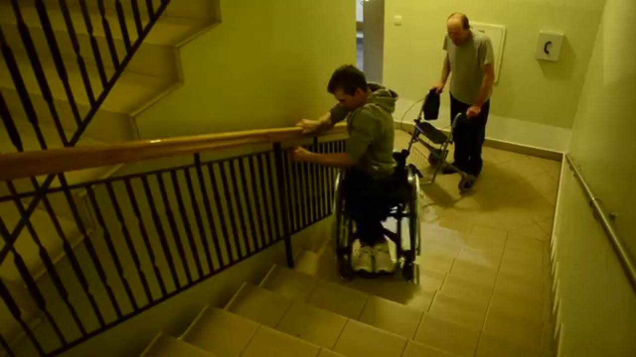 Wózkiem po schodach :)