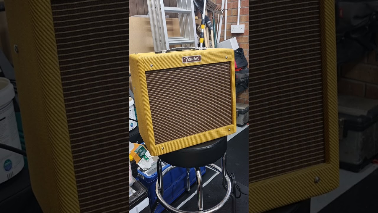 Fender Pro Junior iv. Runs out of clean headroom at 10.oclock