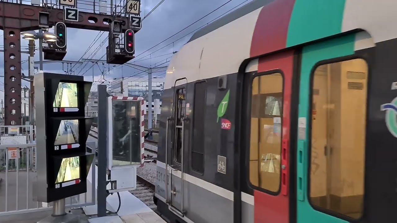 [RER B] Mini-compilation de Z 8100 en gare de Massy - Palaiseau