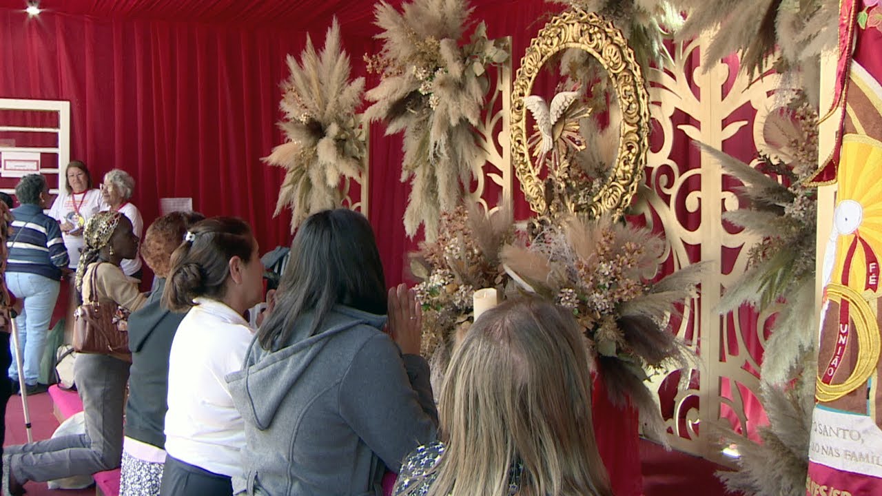 Festa do Divino reúne tradição e histórias em cidade da grande