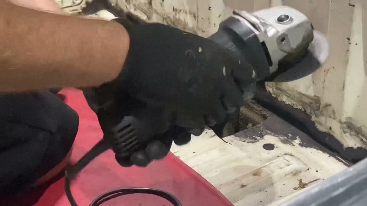 Subaru Brumby - part 9b - rust cut out continues