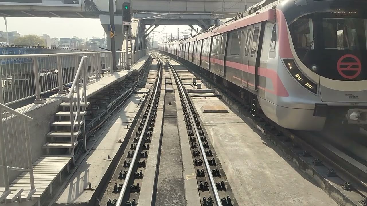 Loco pilot ko metro chalate time kya dikhta hai #sg #train #delhuertoalamesa #metro #ytstudioes 