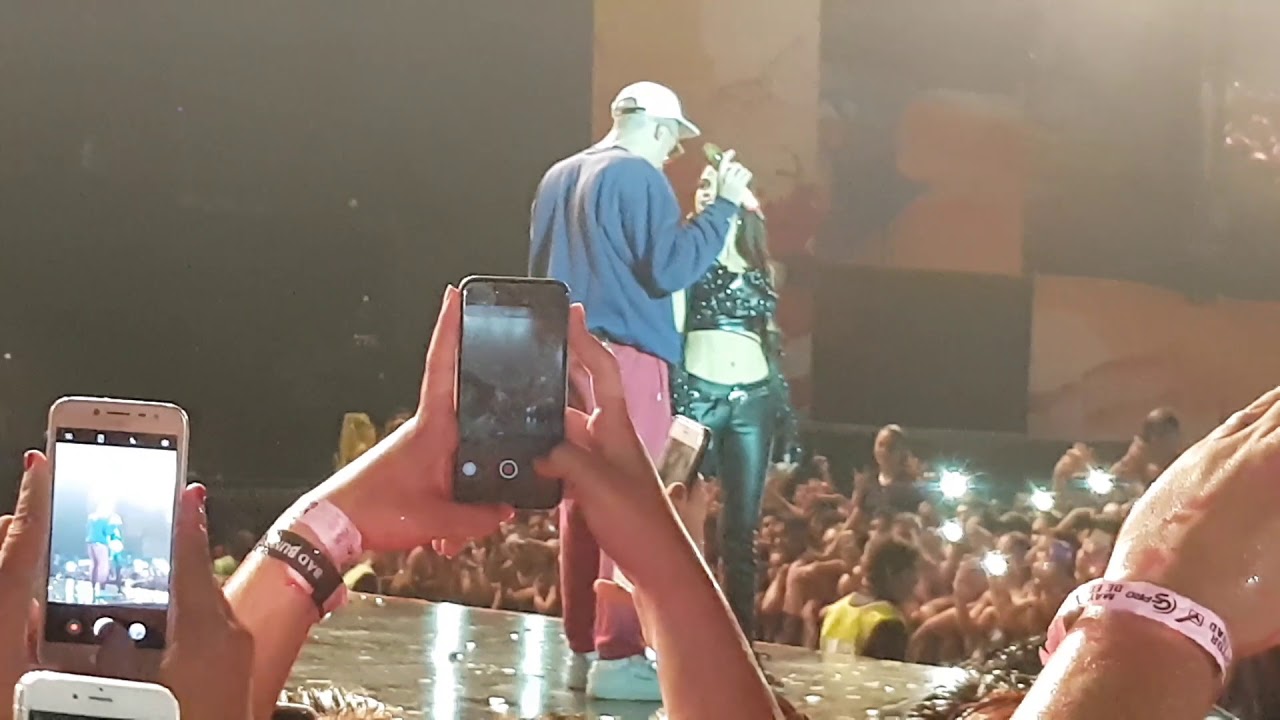 BADBUNNY Y NATI NATASHA 