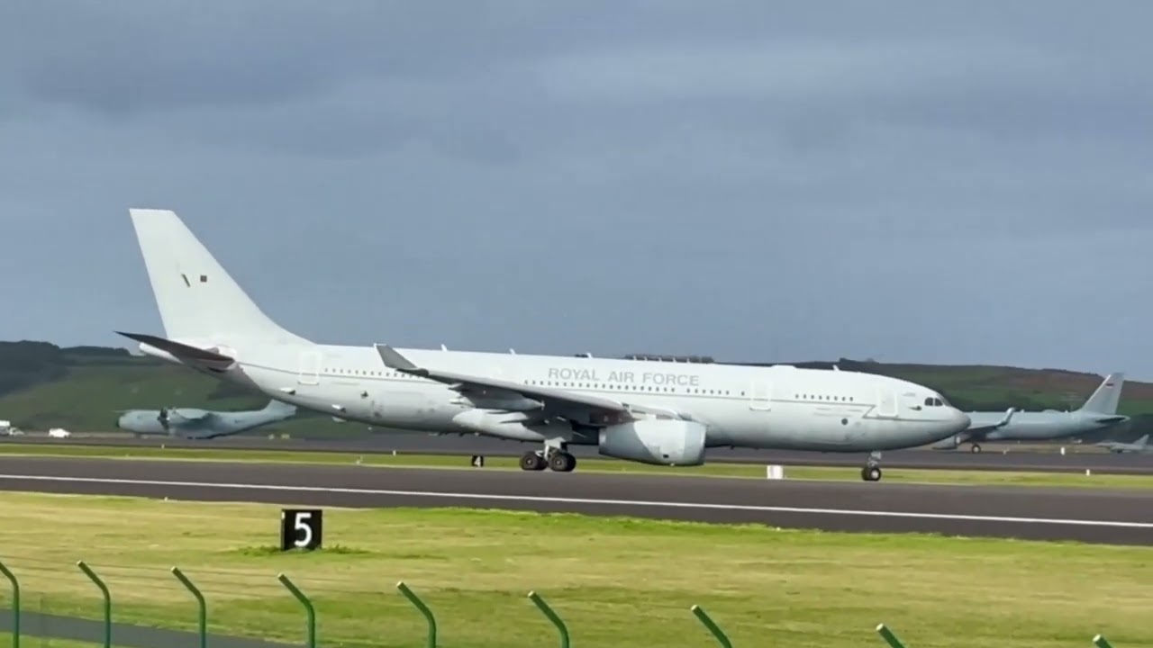 🇬🇧RAF Eurofighters Typhoon takeof from Lajes Azores.